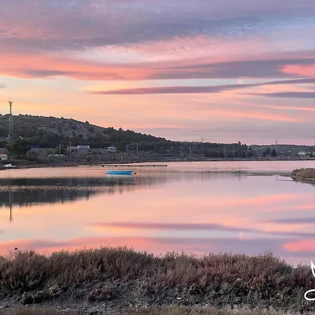 Lägenhet Intimite Et Douceur Au Coeur De La Garrigue Fitou
